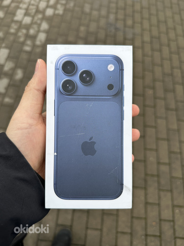 Apple iPhone 17 Pro, 1 TB, Deep Blue