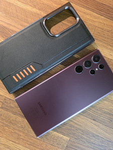 Samsung Galaxy S22 Ultra 128GB Bronze (1 foto / 2)