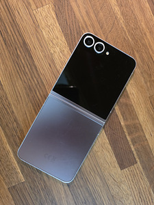 Samsung Galaxy Z Flip 6 256Gb Grey (1 foto / 3)