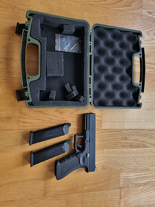 Airsoft glock 17 gen 4 (3 foto / 3)