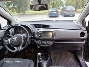 TOYOTA YARIS 2012 1.4 DIISEL (2 foto / 6)