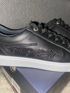 Tommy Hilfiger nahk suurus 40 (2 foto / 2)