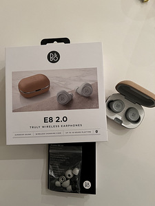 Bang & Olufsen BeoPlay E8 2.0 (1 foto / 1)
