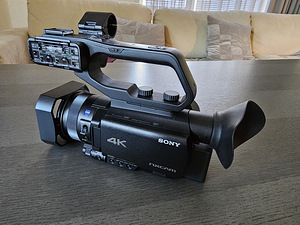 Sony HXR-NX80 videokaamera (2 foto / 5)