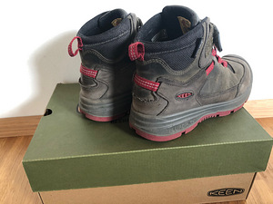 Keen сапоги 35 (2 фото из 3)