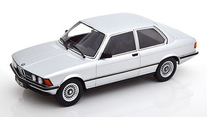 BMW E21 323i mudelauto 1:18 (5 foto / 9)