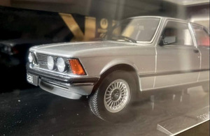 BMW E21 323i mudelauto 1:18 (9 foto / 9)