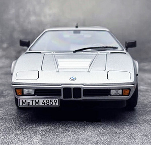 BMW E26 M1 1980 mudelauto 1:18 (1 foto / 6)