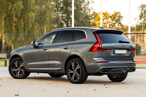 Volvo XC60 R-Design (7 foto / 15)