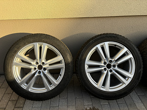 Audi Q7 R20 valuveljed(5x112) koos talverehvidega (2 foto / 8)