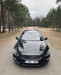 VOLVO V60 (2 фото из 9)