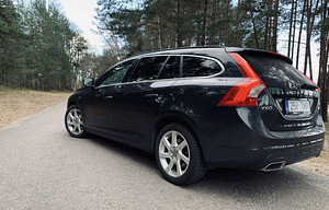 VOLVO V60 (4 фото из 9)