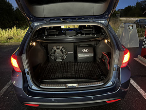 Hyundai i40 (14 фото из 15)
