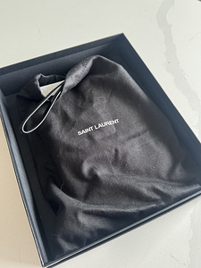 Saint Laurent Kott (3 foto / 4)