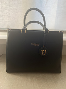 TRUSSARDI JEANS KOTT (1 foto / 4)