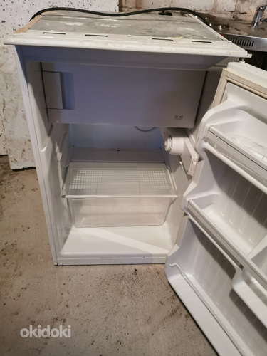 Холодильник (мини-холодильник) (фото #2)