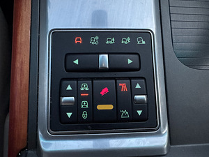 Land Rover Range Rover (13 фото из 15)