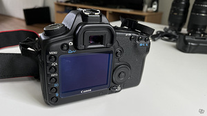 Canon 5d mark 2 + objektiiv + akuhoidja (3 foto / 4)
