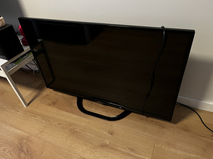 LG Led TV 42” SMART (1 foto / 2)