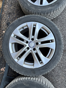 Mercedee Benz valuveljed rehvidega (4 foto / 8)