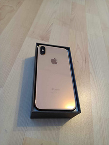 iPhone XS esiklaasi mõraga (1 foto / 3)