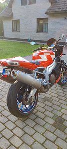 Aprilia Tuono RSV 1000 R (6 foto / 8)
