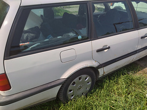 VW Passat b4 (4 фото из 6)