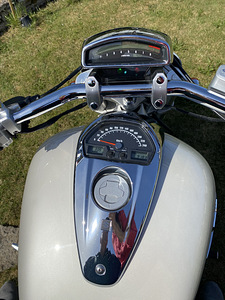Suzuki wvca vzr 1800, mootorratas (6 foto / 7)