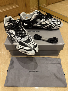 BALENCIAGA размер 45, оригинал (2 фото из 9)