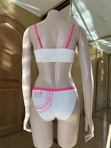 Emporio Armani ujumistrikoo (2 foto / 4)