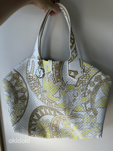 VERSACE