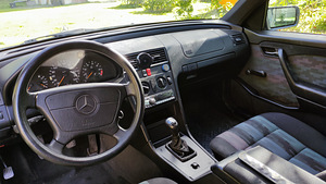 Mercedes-Benz C 180 manuaal (7 foto / 14)