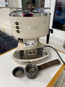 Кофемашина Delonghi (1 фото из 1)