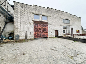 MÜÜGIL: PUIDUTÖÖSTUSETTEVÕTE (6 foto / 10)