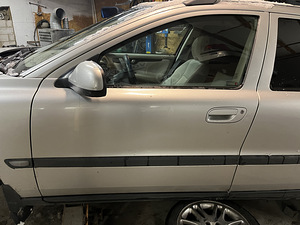 Volvo V70 2.3 184kw varuosadeks (5 foto / 10)