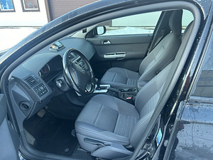 Volvo S40 2.4 132kw diisel automaat (5 foto / 7)