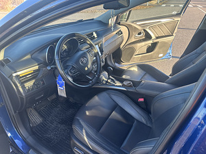 Toyota Avensis (9 foto / 12)