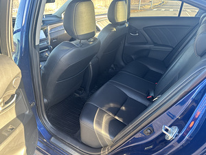 Toyota Avensis (10 foto / 12)