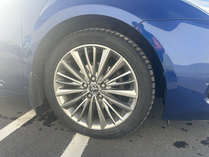 Toyota Avensis (12 foto / 12)