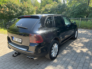 Porsche Cayenne (4 фото из 9)