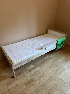 Детская кровать (1 фото из 2)
