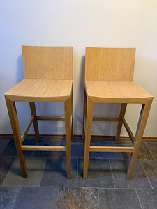 Kõrged toolid/baaripukid (1 foto / 3)