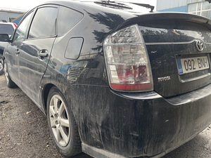 Toyota Prius (5 foto / 6)