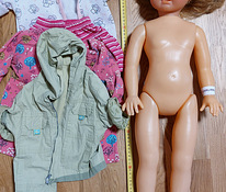 Большая кукла и одежда