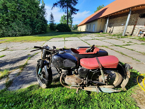 Külgkorviga mootorratas Pannonia T5 (2 foto / 2)