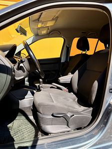 Škoda Fabia (7 foto / 14)