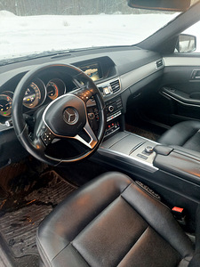 MERCEDES-BENZ E 220 BLUETEC 2.1 125kW AVANTGARDE (7 foto / 15)