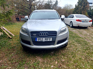 AUDI Q7 S-LINE (3 foto / 5)