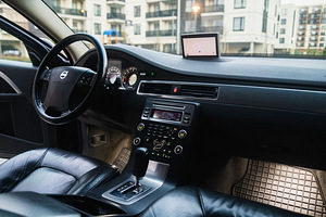 Volvo XC70 2.4 136kW (11 foto / 15)