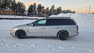 Opel Omega 2.5td 96kW manuaal (2 foto / 12)